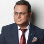 vibhu agarwal ceo of ullu app net worth 2021